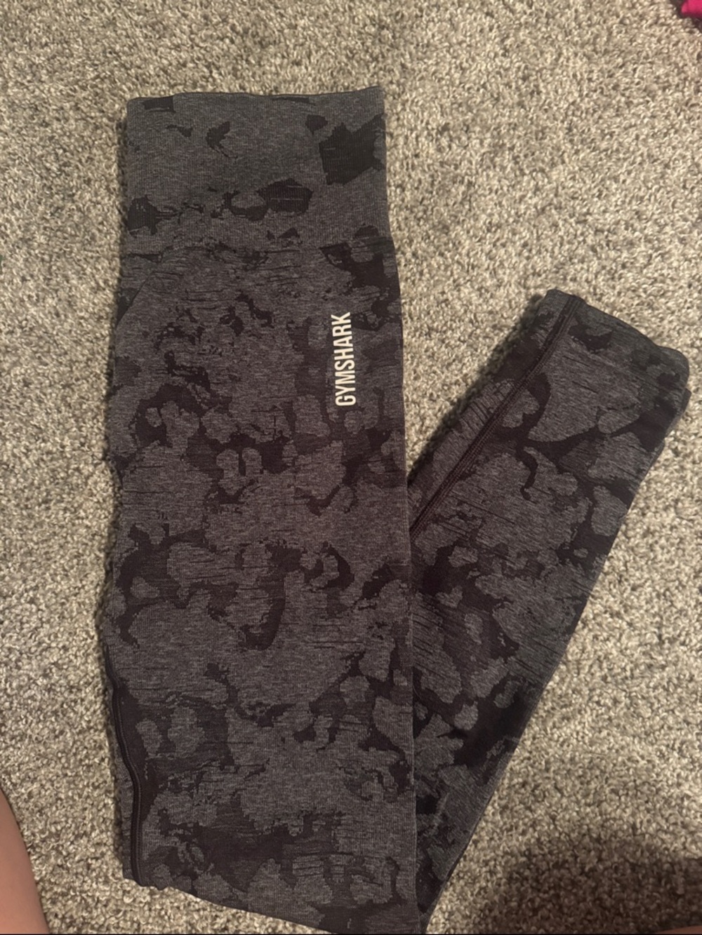 Gymshark Butt Scrunch Charcoal Camo Leggings